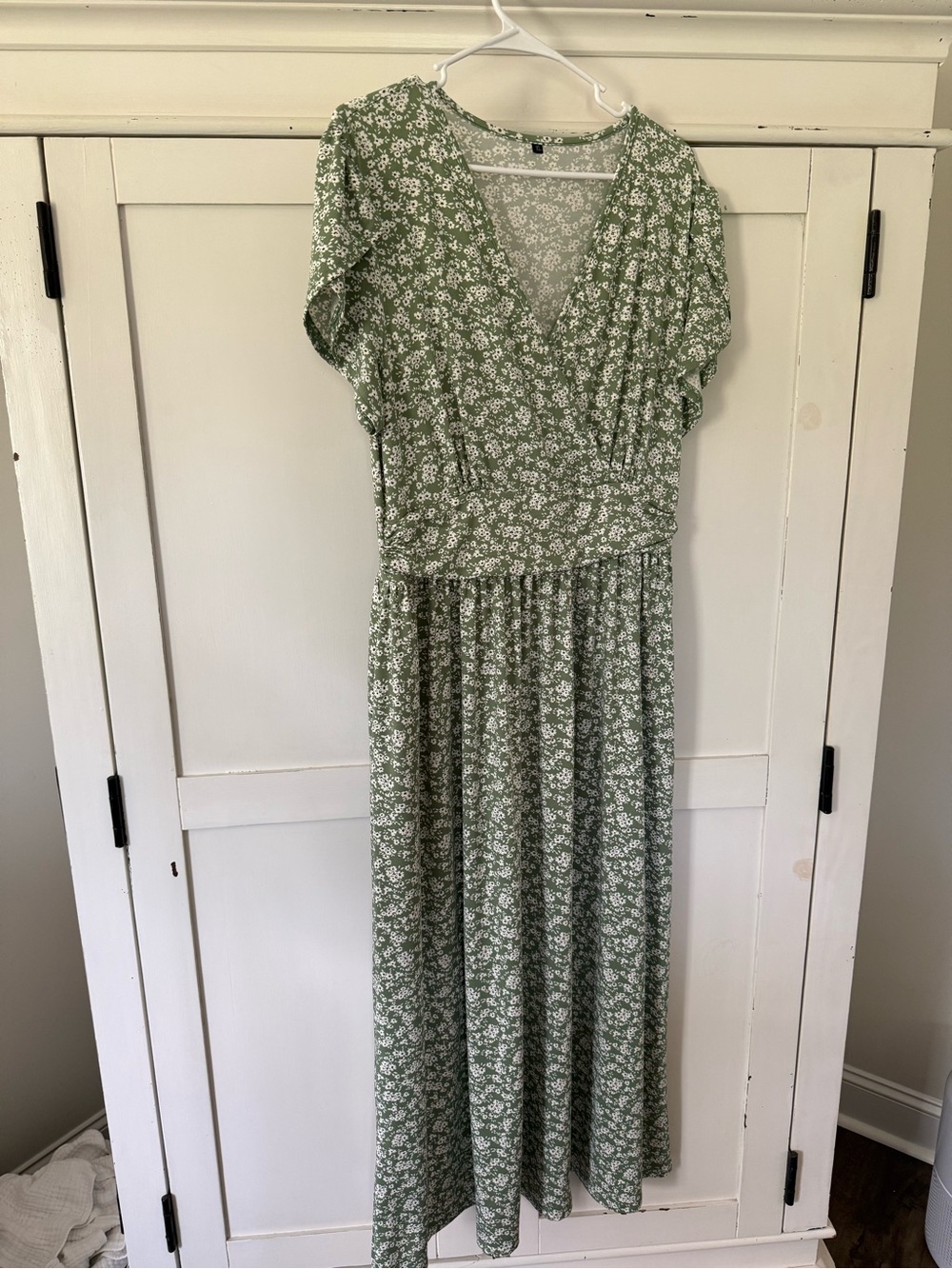 Green Maternity Floral V-Neck Maxi Dress - Women